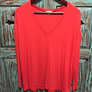 Sold Piko Vneck top